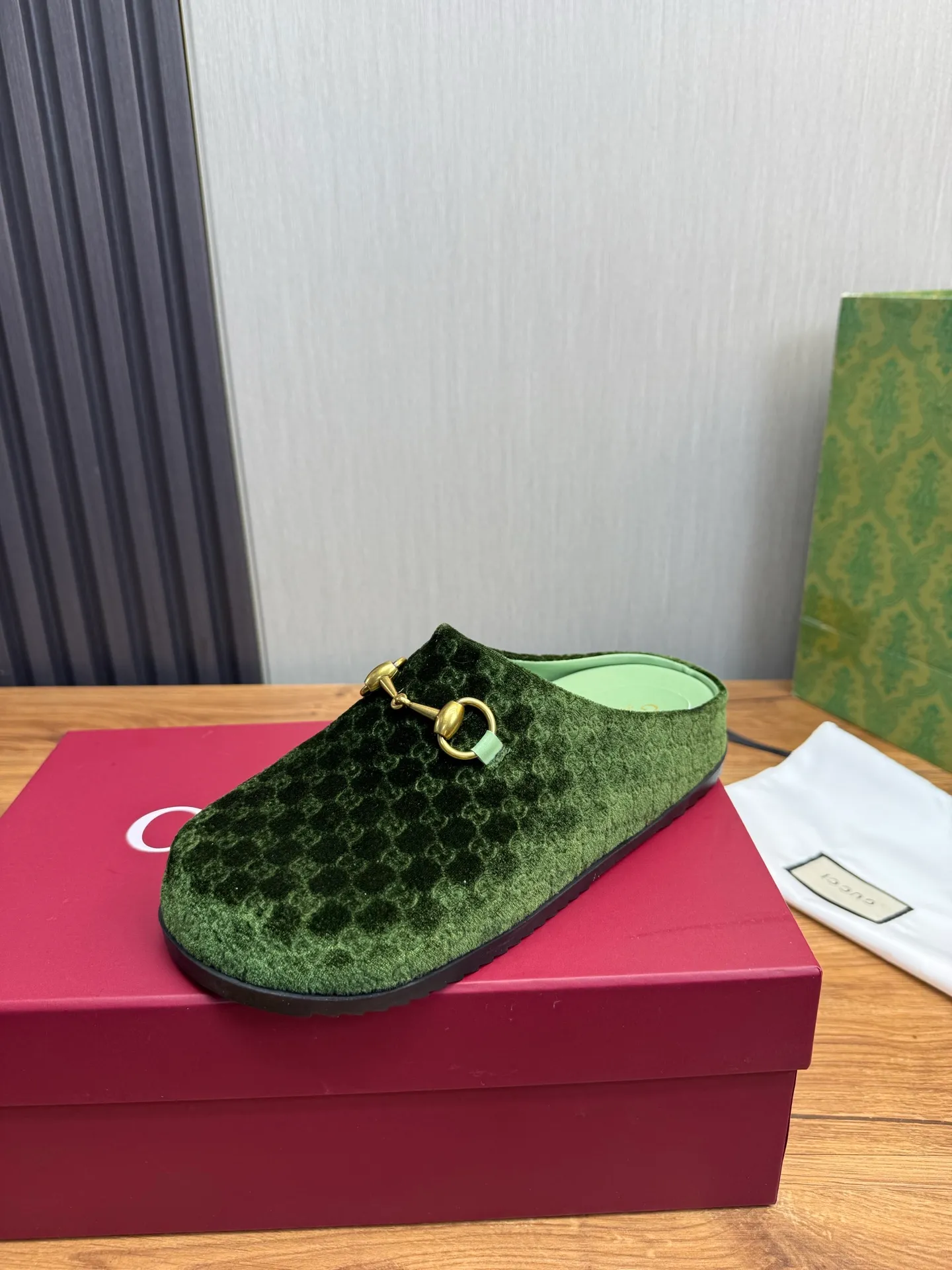 Men's men's shoes💰Pili 420💰Maoli 460💰 ＧＵＣＣＩGucci. Popular couple slippers hot sale🩷💚 🩴Official website one to one production 35-45 size 45 46 🉑️Customized!
